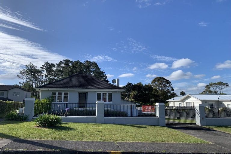 Photo of property in 1/38 Eastglen Road, Glen Eden, Auckland, 0602