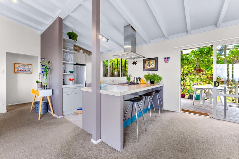 Photo of property in 6 Sea View Road, Leigh, 0985