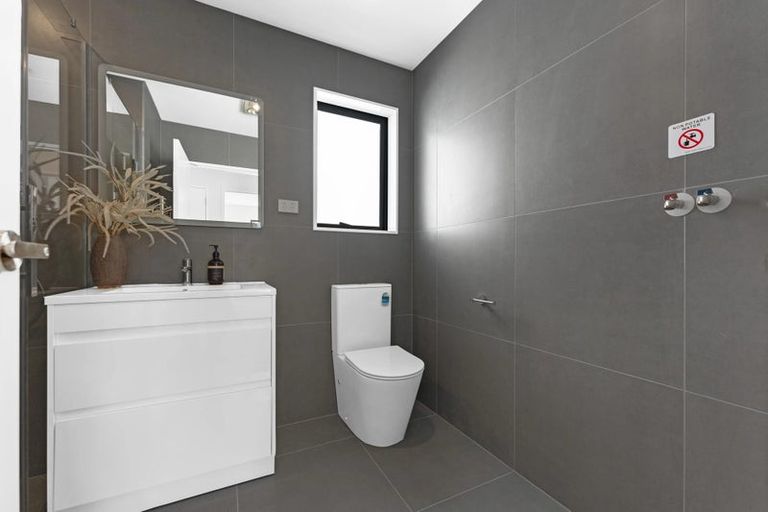 Photo of property in 1 Greenbrier Street, Westgate, 0814