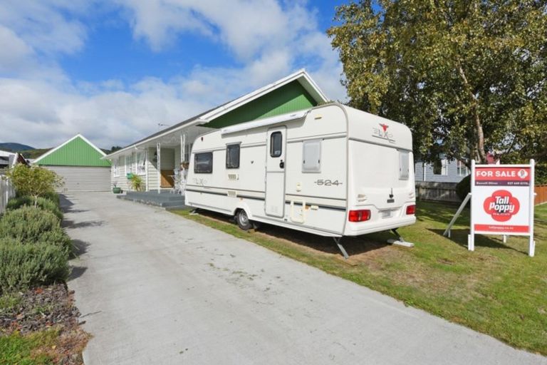 Photo of property in 5 Riversdale Road, Clouston Park, Upper Hutt, 5018