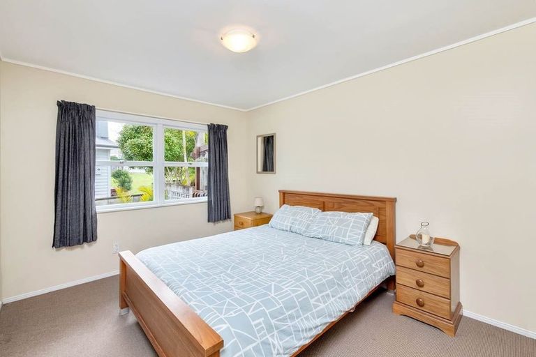 Photo of property in 4 Snowden Place, Opaheke, Papakura, 2113