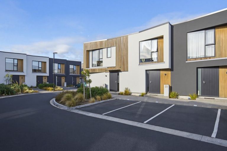 Photo of property in 21/10 Trieste Way, Paraparaumu, 5032