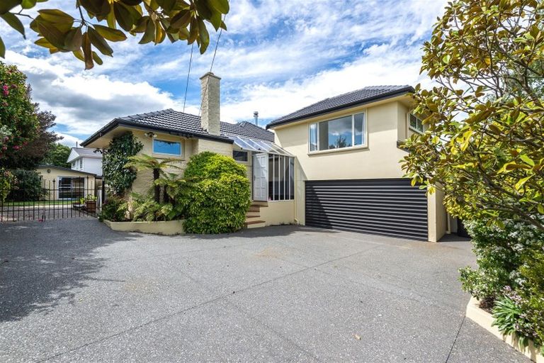 Photo of property in 56 Greendale Avenue, Avonhead, Christchurch, 8042