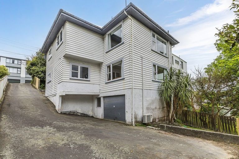 Photo of property in 10 Anderson Terrace, Mount Cook, Wellington, 6021