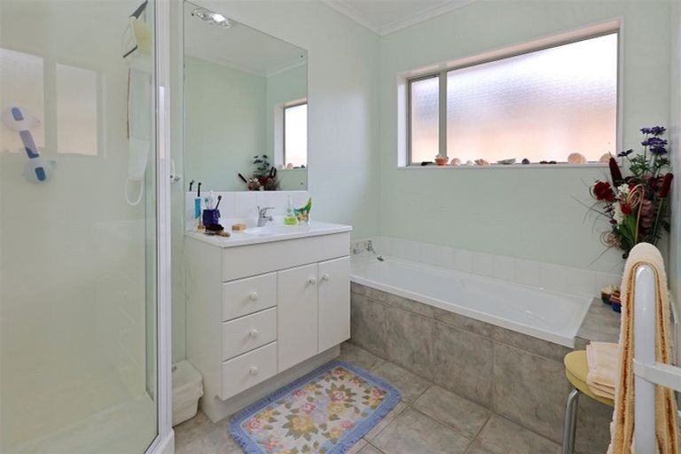 Photo of property in 5 Somerton Rise, Henderson, Auckland, 0612