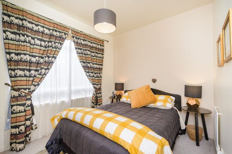 Photo of property in 24 Ranfurly Street, Hokowhitu, Palmerston North, 4410