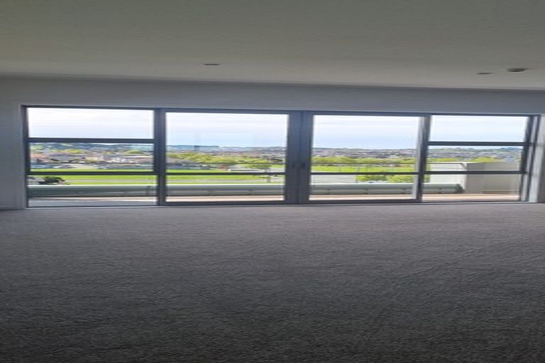 Photo of property in 1/63 Kestev Drive, Flat Bush, Auckland, 2016