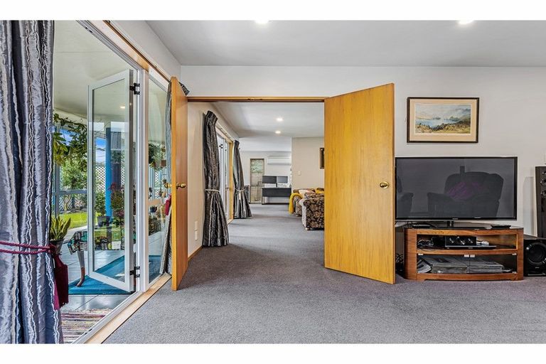 Photo of property in 156 Withells Road, Avonhead, Christchurch, 8042