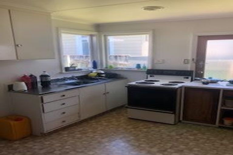 Photo of property in 437 Featherston Street, Palmerston North, 4414