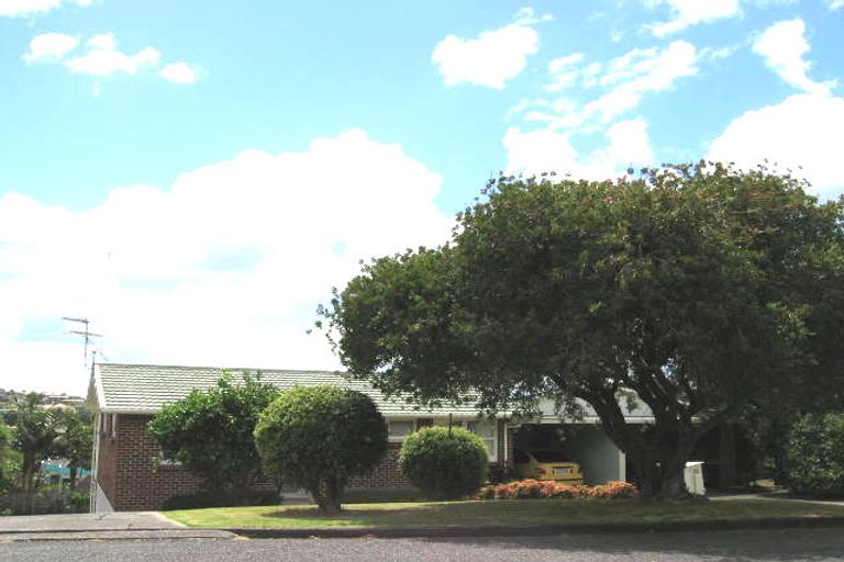 Photo of property in 1/35 Rangitoto Terrace, Milford, Auckland, 0620