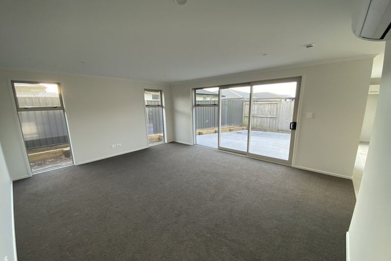 Photo of property in 9 Hammick Crescent, Pyes Pa, 3112