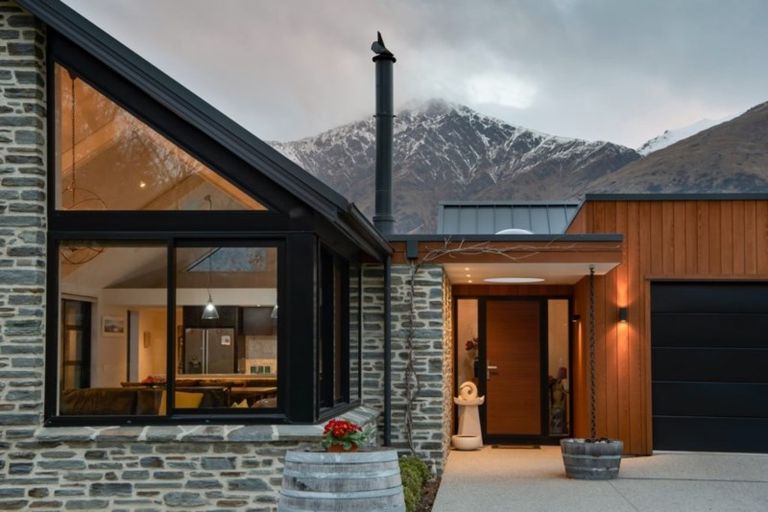 Photo of property in 14 Ellen Johnson Terrace, Lake Hayes, Queenstown, 9371