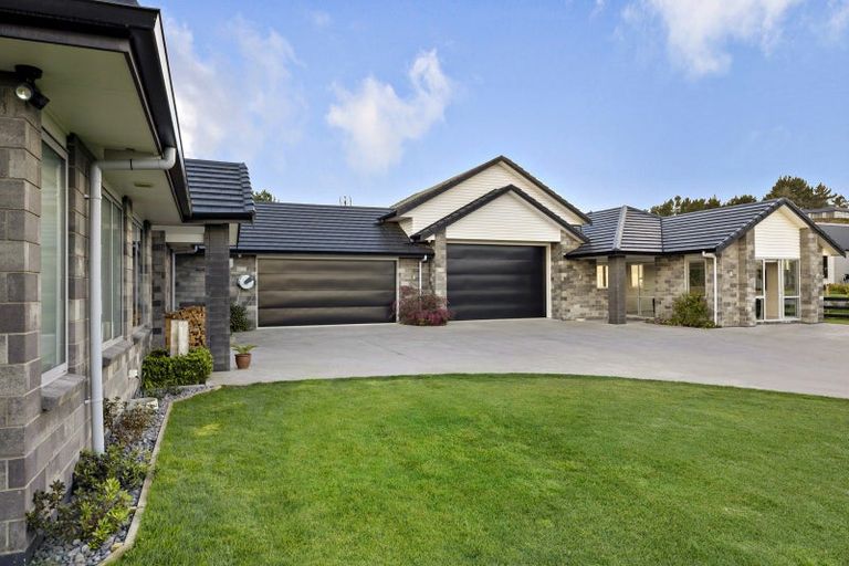 Photo of property in 74e Solway Road, Whitford, 2576