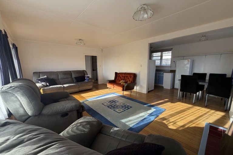 Photo of property in 5 Raleigh Street, Waitara, 4320