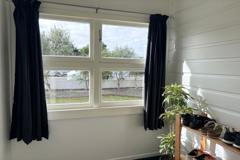 Photo of property in 24 Lyndhurst Street, Takaro, Palmerston North, 4412