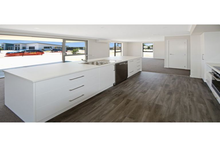 Photo of property in 5 Lakeland Avenue, Twizel, 7901