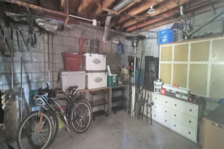 Photo of property in 1 Huia Street, Waikawa, Picton, 7220