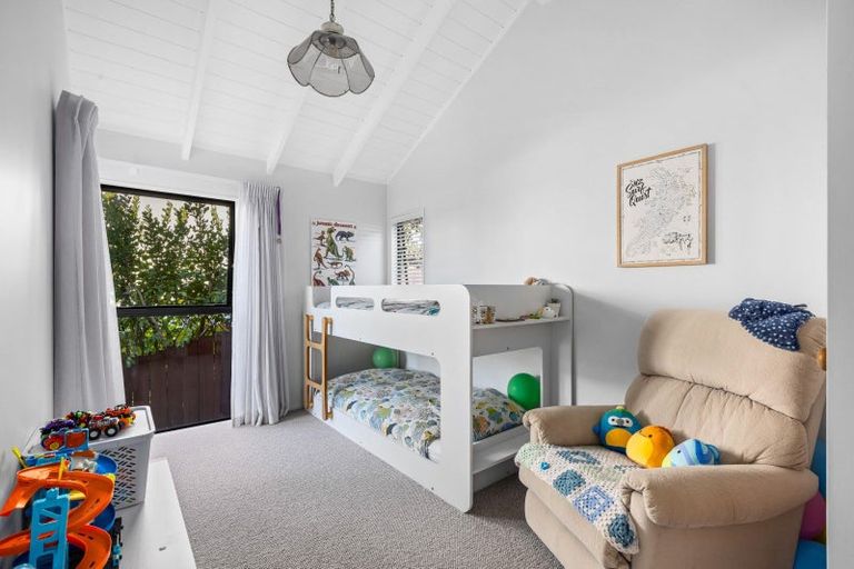 Photo of property in 28 Maori Hut Road, Red Beach, 0932