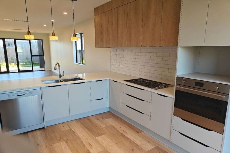 Photo of property in 14 Coopworth Street, Karaka, 2580