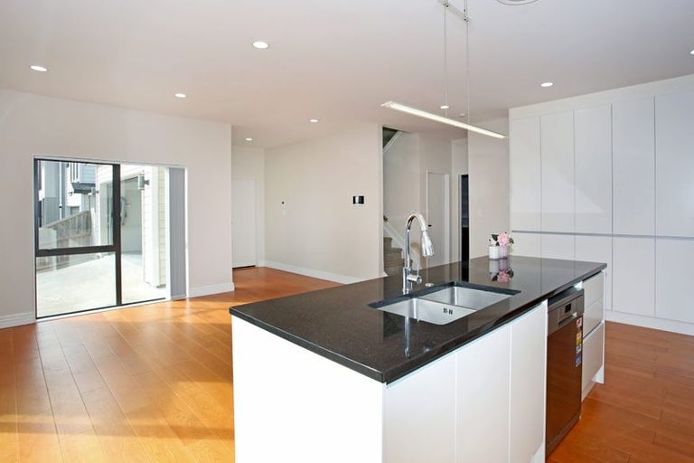 Photo of property in 21 Francesco Drive, Karaka, Papakura, 2113