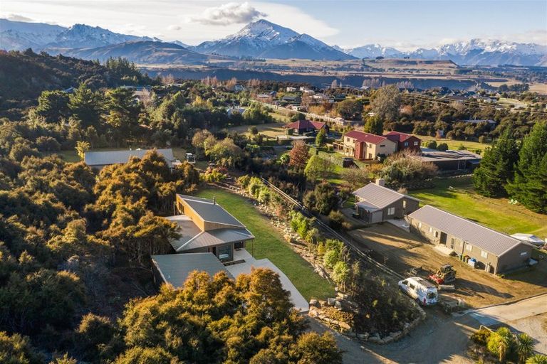 Photo of property in 10 Goldie Lane, Albert Town, Wanaka, 9305