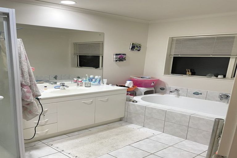 Photo of property in 28 Cantora Avenue, Northpark, Auckland, 2013