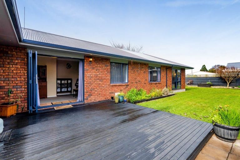 Photo of property in 12 Hunter Street, Normanby, Hawera, 4614
