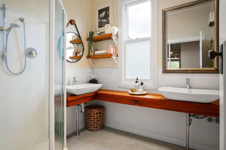 Photo of property in 122 Victoria Street, Cambridge, 3434