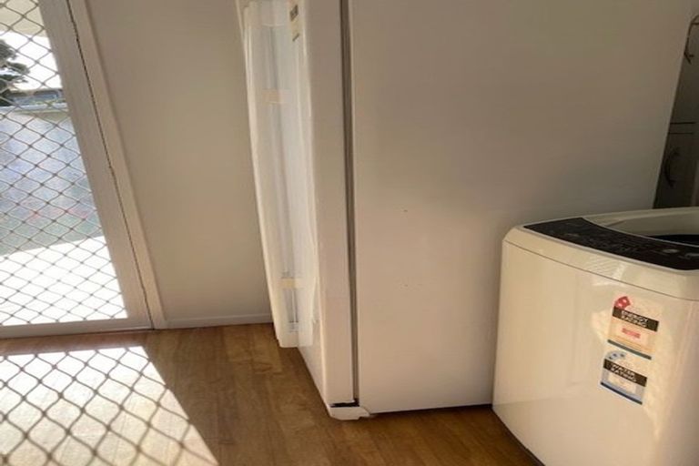 Photo of property in 2/49 Castor Road, Castor Bay, Auckland, 0620