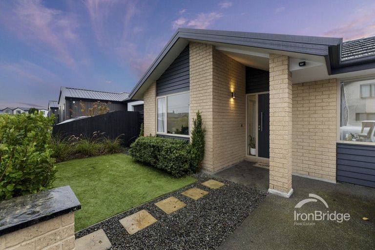 Photo of property in 6 Koral Lane, Broomfield, Christchurch, 8042