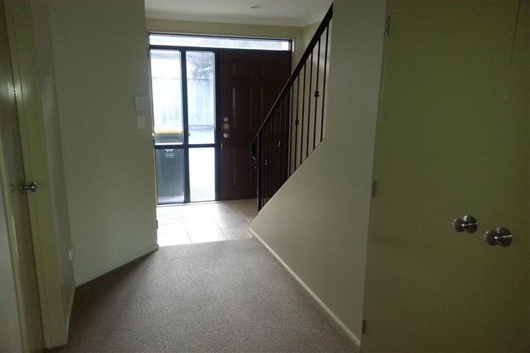 Photo of property in 2/25 Kellaway Drive, East Tamaki, Auckland, 2013