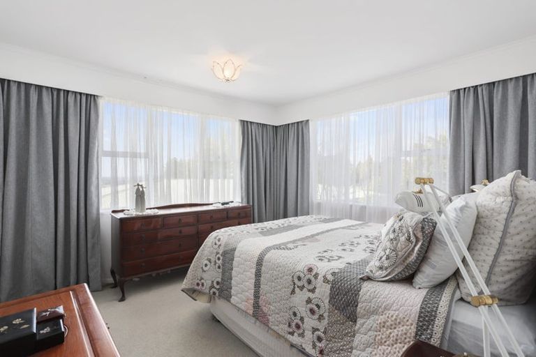 Photo of property in 110 Takahe Road, Titirangi, Auckland, 0604