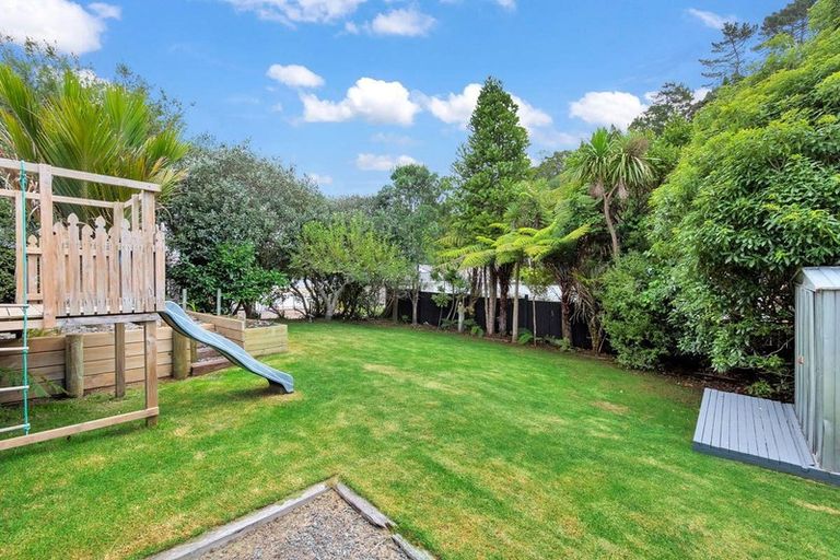 Photo of property in 21 Birdwood Road, Swanson, Auckland, 0612