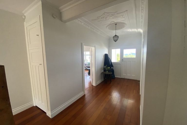 Photo of property in 16 Grosvenor Terrace, Thorndon, Wellington, 6011