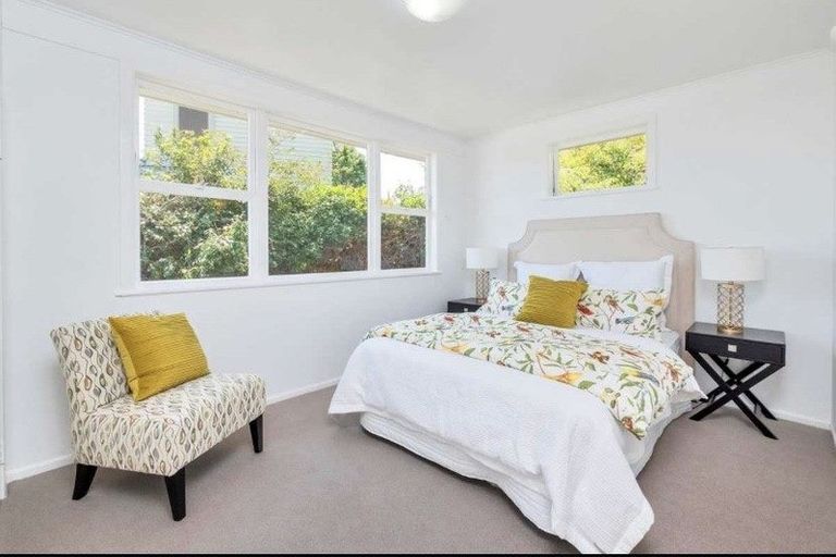 Photo of property in 66 Bond Crescent, Forrest Hill, Auckland, 0620