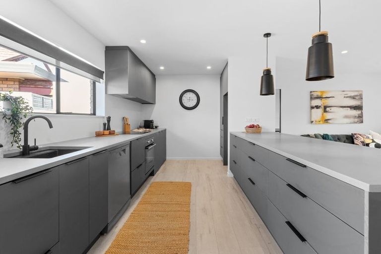 Photo of property in 2/99 Riverside Road, Orewa, 0931