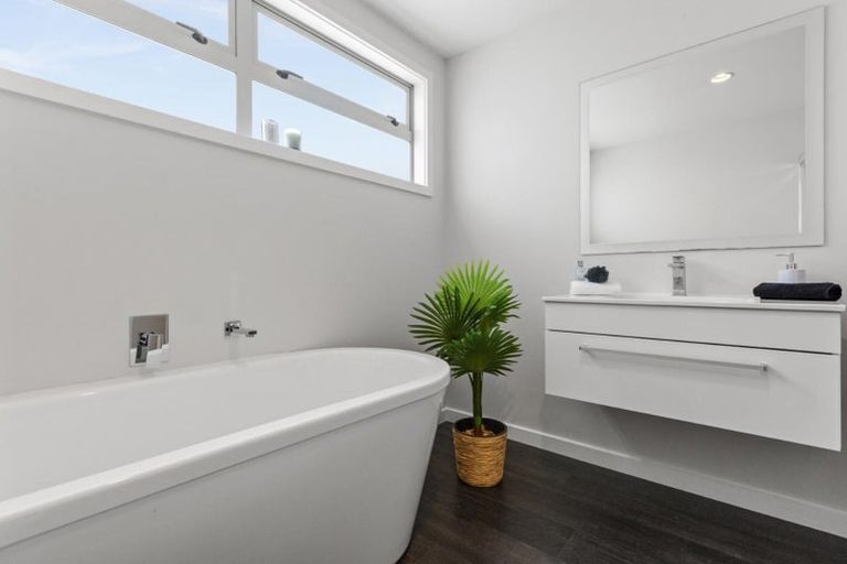 Photo of property in 9a Saint Hill Lane, Havelock North, 4130