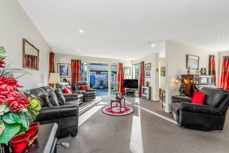 Photo of property in 77 North Terrace, Darfield, 7510