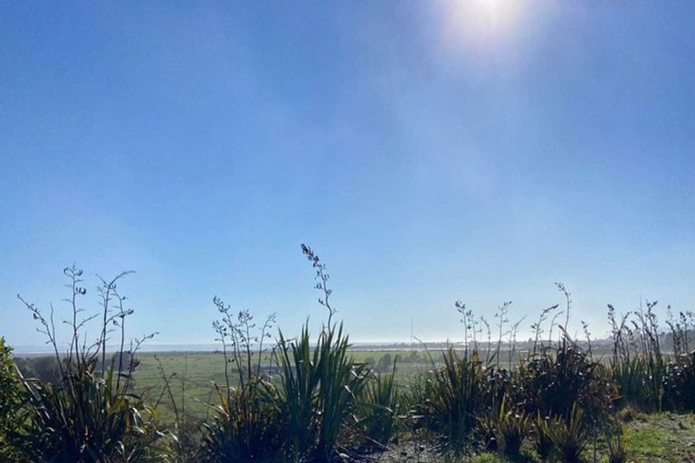 Photo of property in 6 Takutai Terrace, Ruatapu, 7883