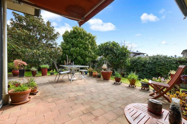 Photo of property in 5 Fairford Avenue, Henderson, Auckland, 0612