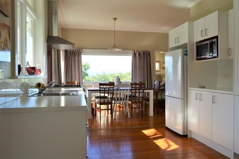 Photo of property in 47 Garden Road, Northland, Wellington, 6012