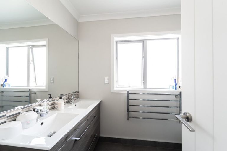 Photo of property in 62 Caldera Drive, Long Bay, Auckland, 0630