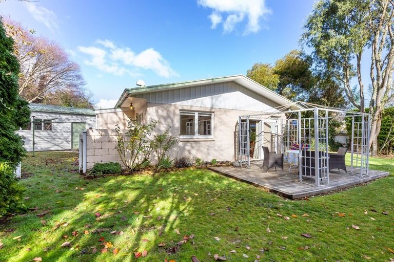 Photo of property in 10 Kowhai Road, Rainbow Point, Taupo, 3330