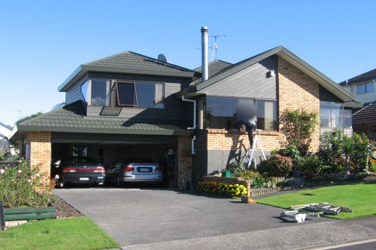 Photo of property in 4 Bridgehead Cove, West Harbour, Auckland, 0618