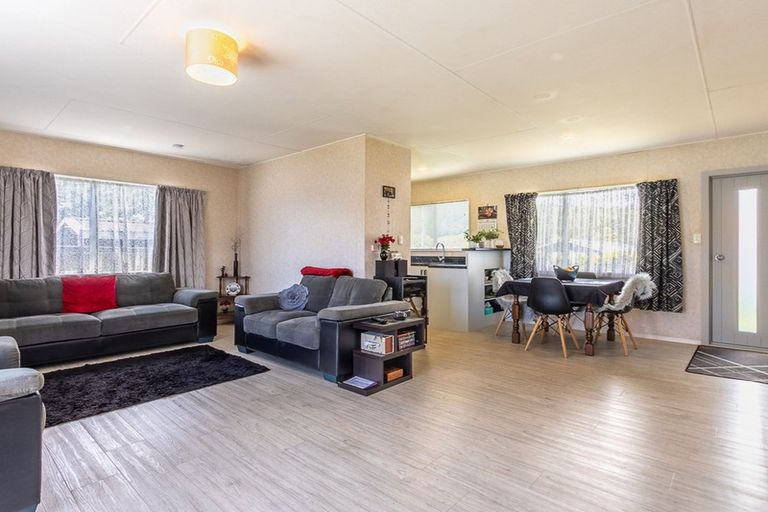 Photo of property in 125 Arawhata Road, Paraparaumu, 5032