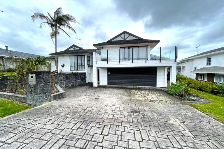 Photo of property in 7 Cherub Place, West Harbour, Auckland, 0618