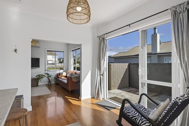 Photo of property in 319 Carrington Street, Vogeltown, New Plymouth, 4310