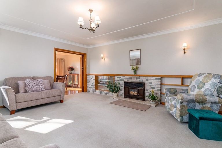 Photo of property in 73 Park Road, Carterton, 5713