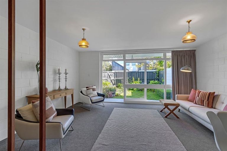 Photo of property in 1/99 Aikmans Road, Merivale, Christchurch, 8014