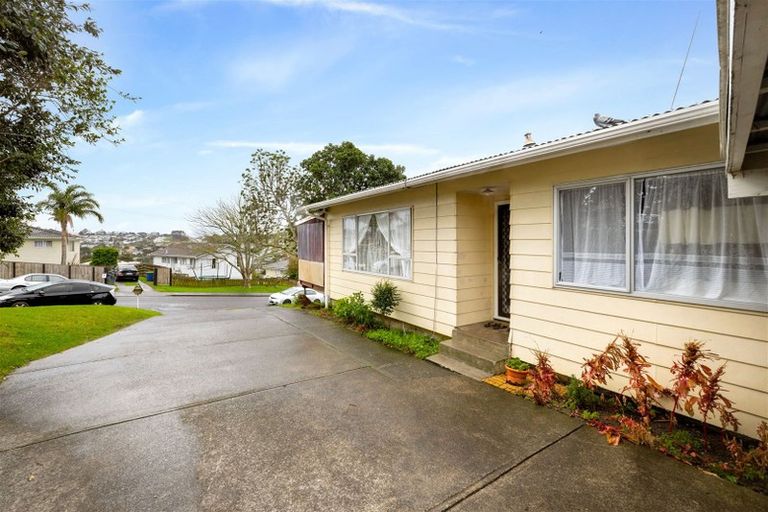 Photo of property in 20 Doone Place, Massey, Auckland, 0614